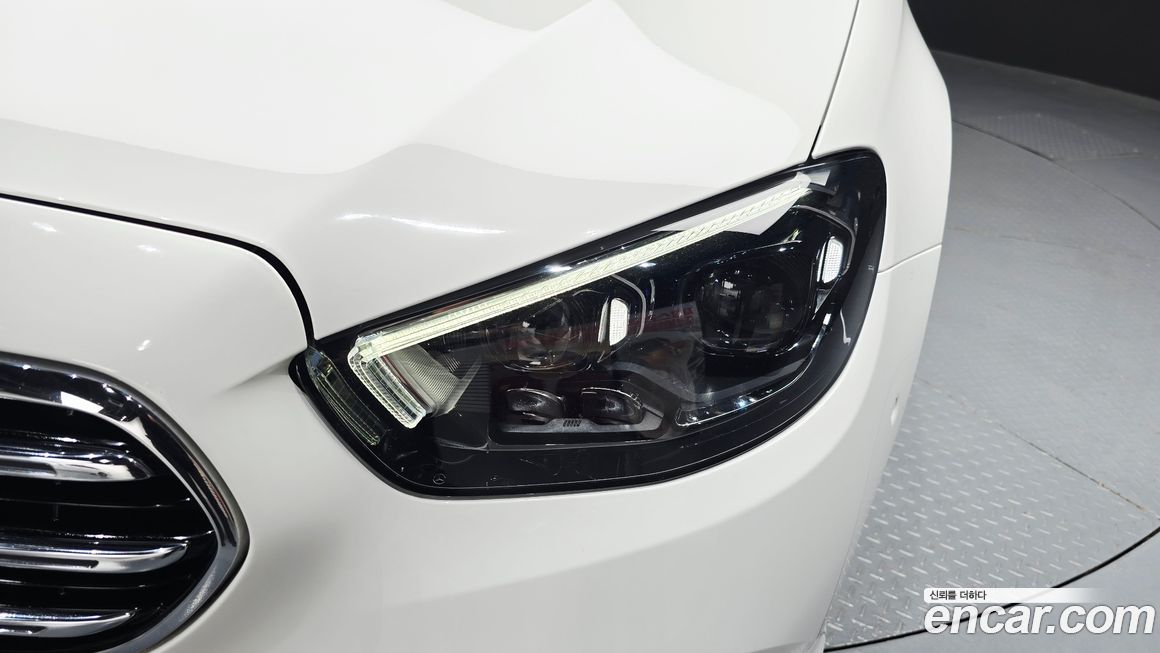 Mercedes-Benz E-Class 2021