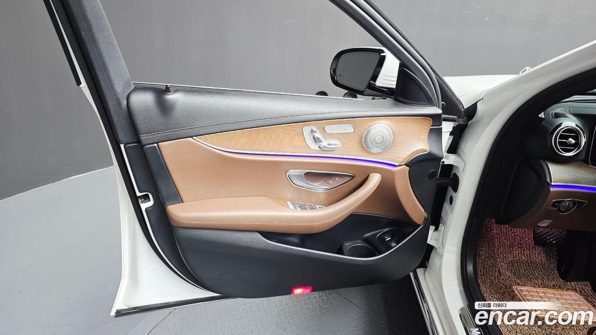 Mercedes-Benz E-Class 2021