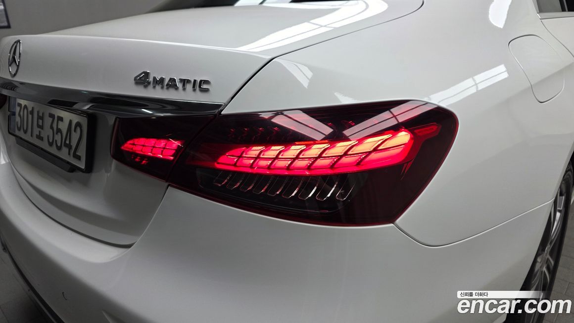 Mercedes-Benz E-Class 2021