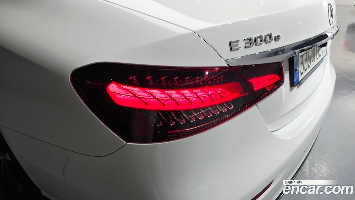 Mercedes-Benz E-Class 2021