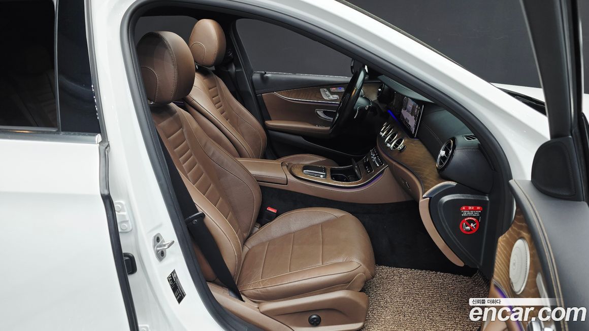 Mercedes-Benz E-Class 2021