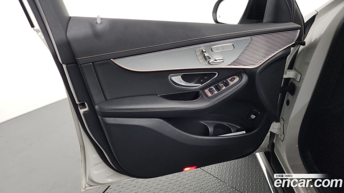Mercedes-Benz EQC 2020