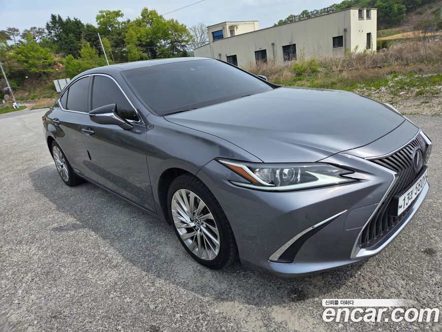 Lexus ES 2019
