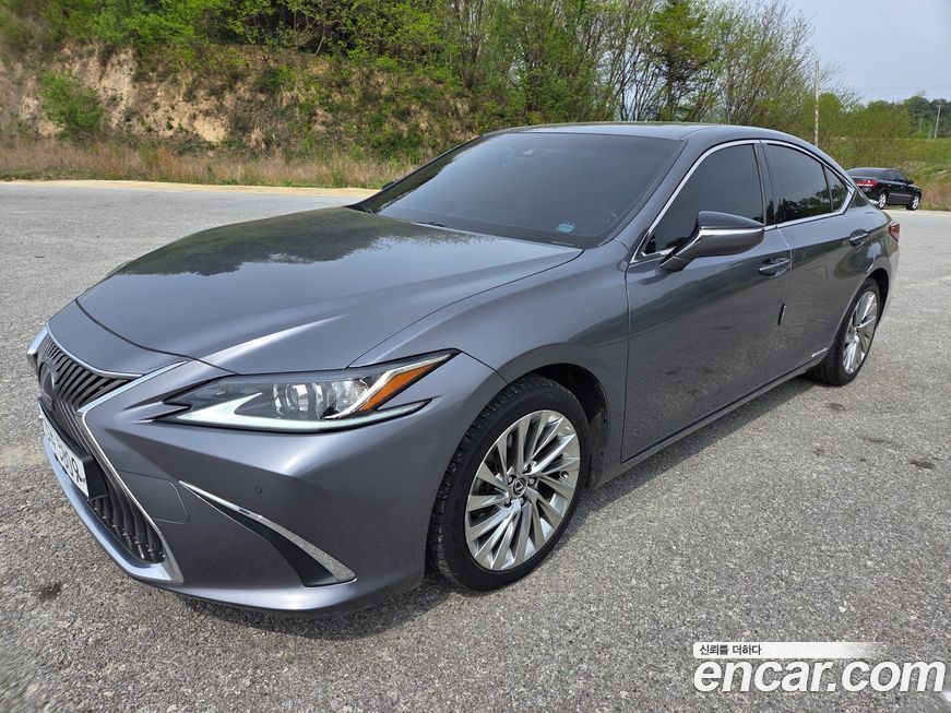 Lexus ES 2019