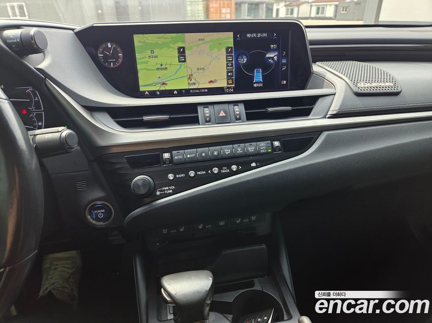 Lexus ES 2019