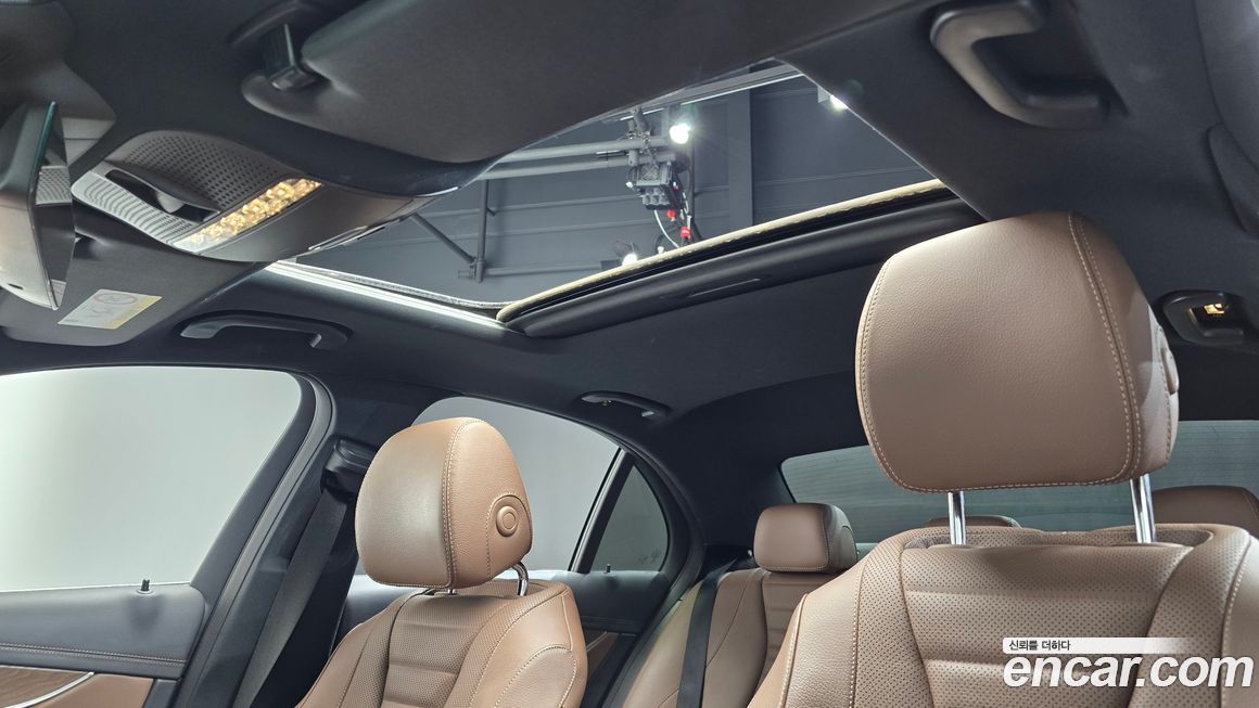 Mercedes-Benz E-Class 2023