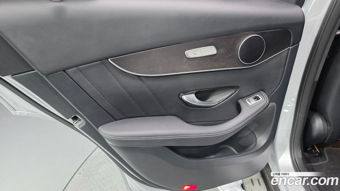 Mercedes-Benz GLC-Class 2020
