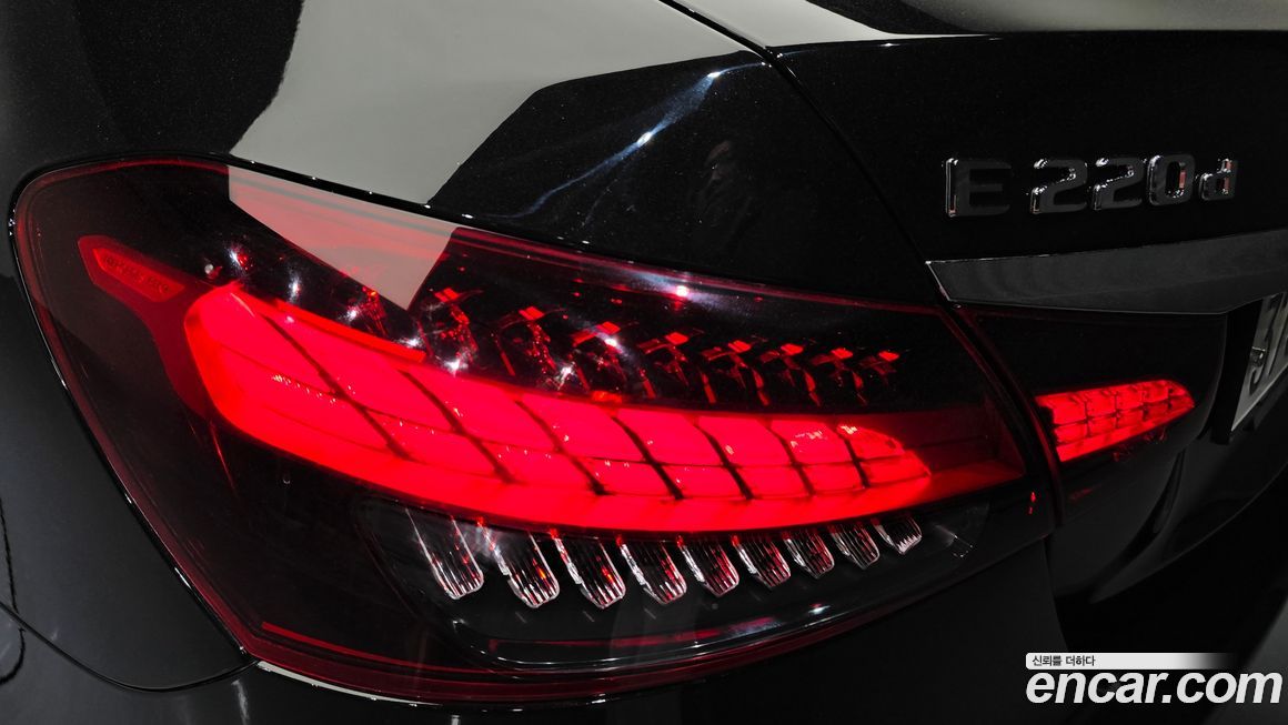 Mercedes-Benz E-Class 2023
