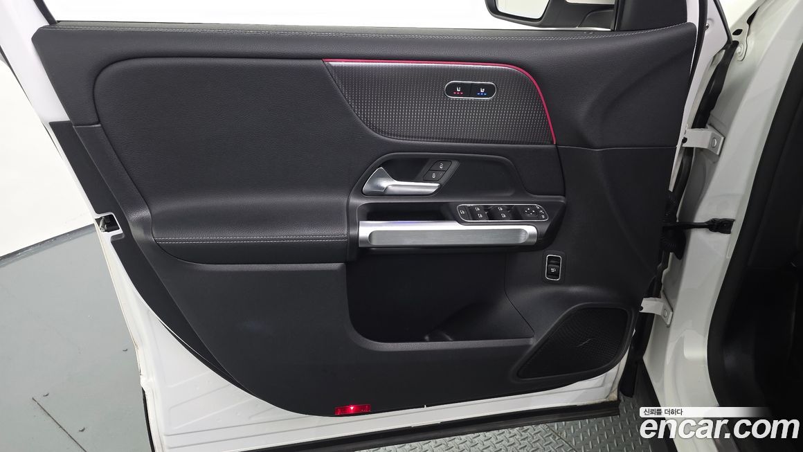 Mercedes-Benz EQB 2022