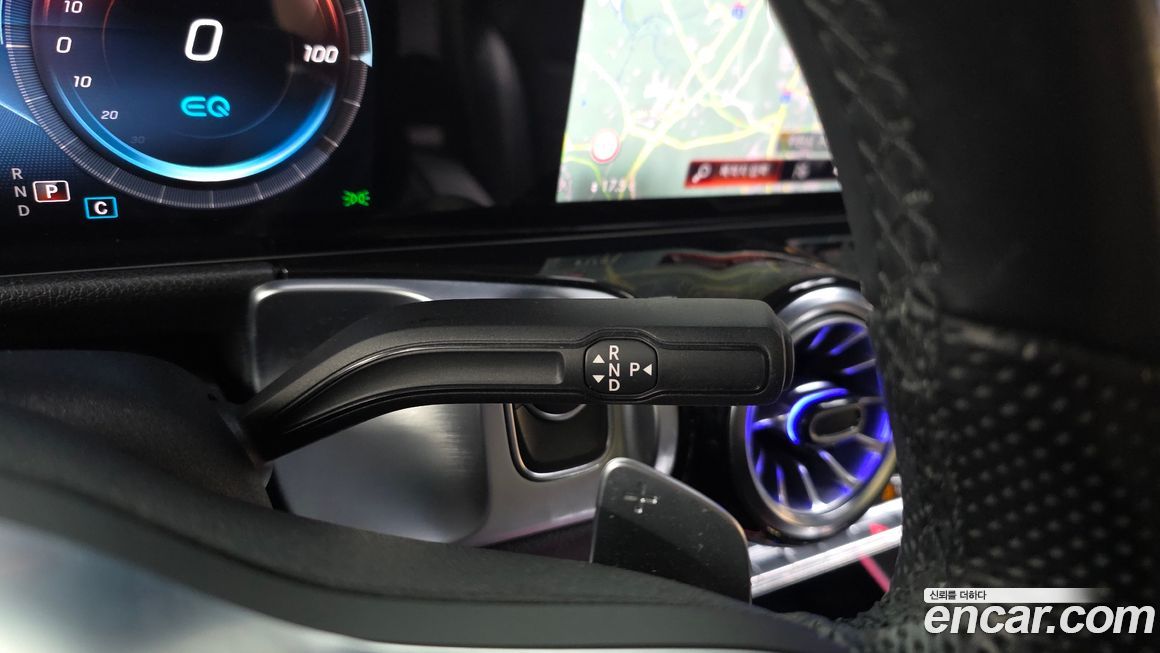 Mercedes-Benz EQB 2022