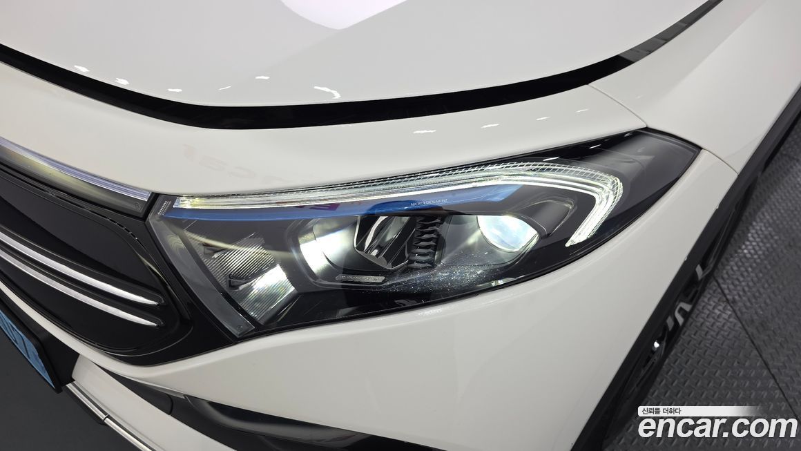 Mercedes-Benz EQB 2022