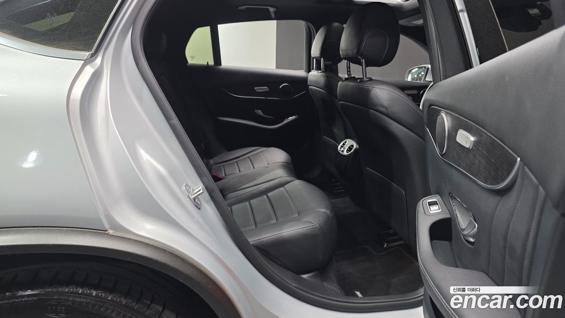 Mercedes-Benz GLC-Class 2020