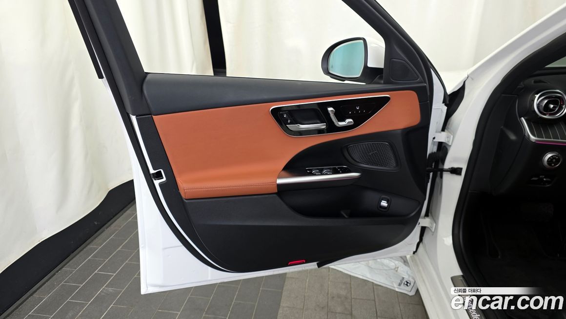 Mercedes-Benz C-Class 2023