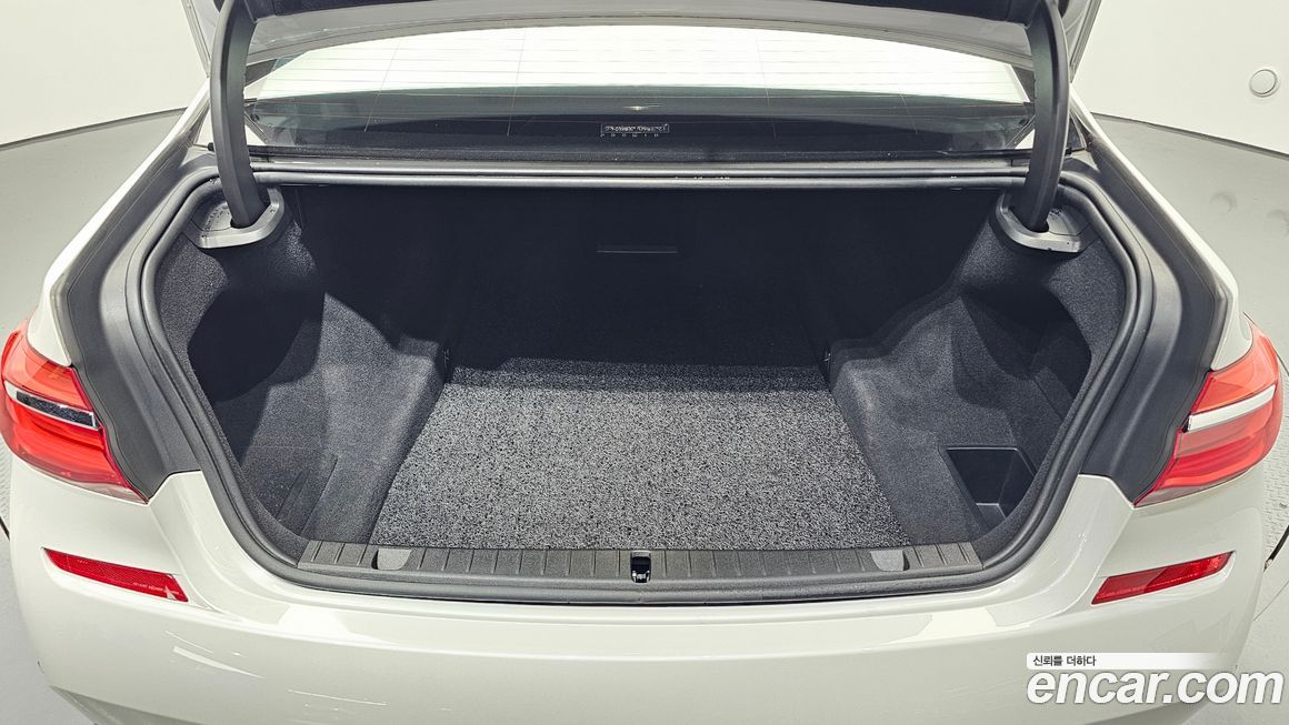BMW 7-Series 2018