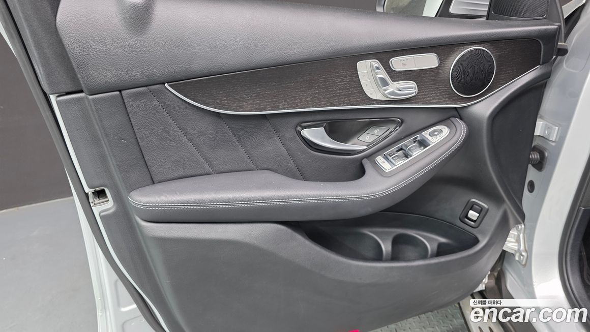 Mercedes-Benz GLC-Class 2020