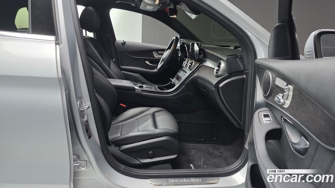 Mercedes-Benz GLC-Class 2020