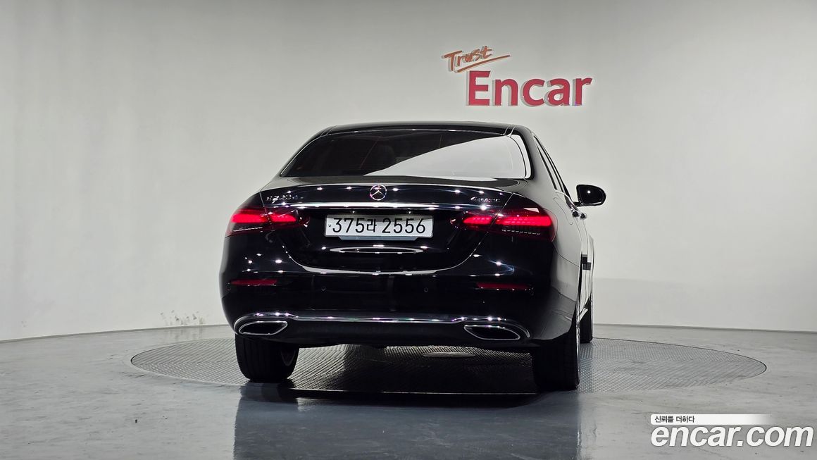 Mercedes-Benz E-Class 2023