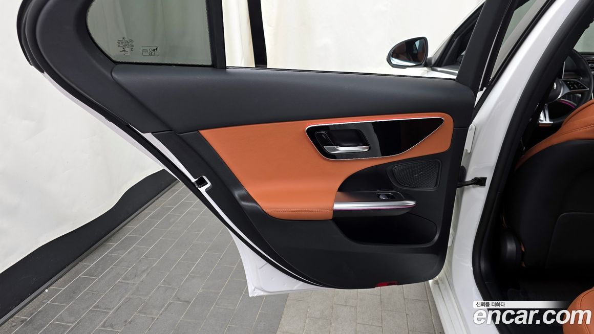 Mercedes-Benz C-Class 2023