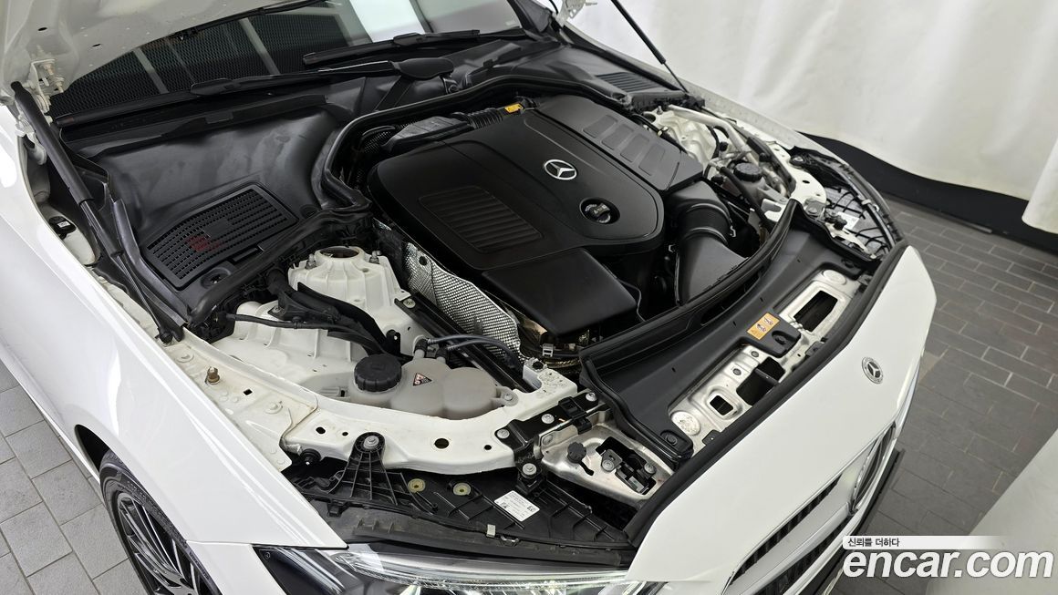 Mercedes-Benz C-Class 2023
