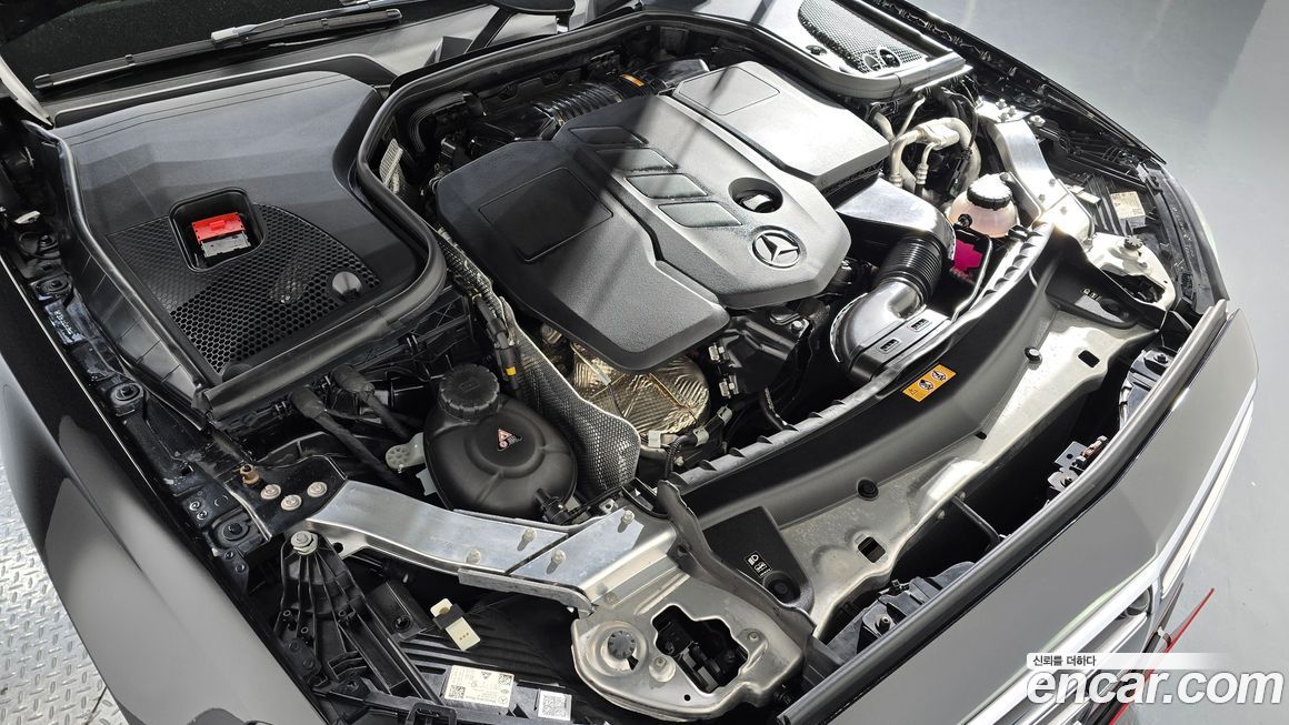 Mercedes-Benz E-Class 2023