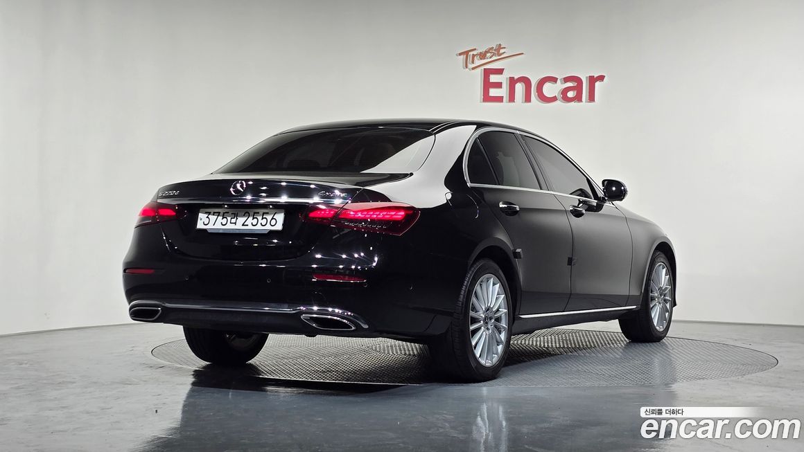 Mercedes-Benz E-Class 2023