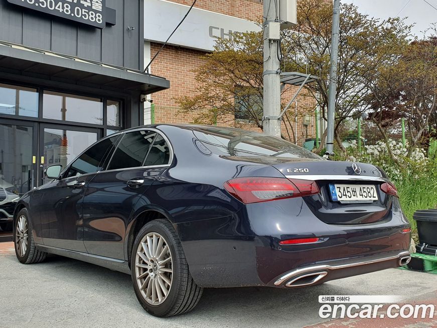 Mercedes-Benz E-Class 2022