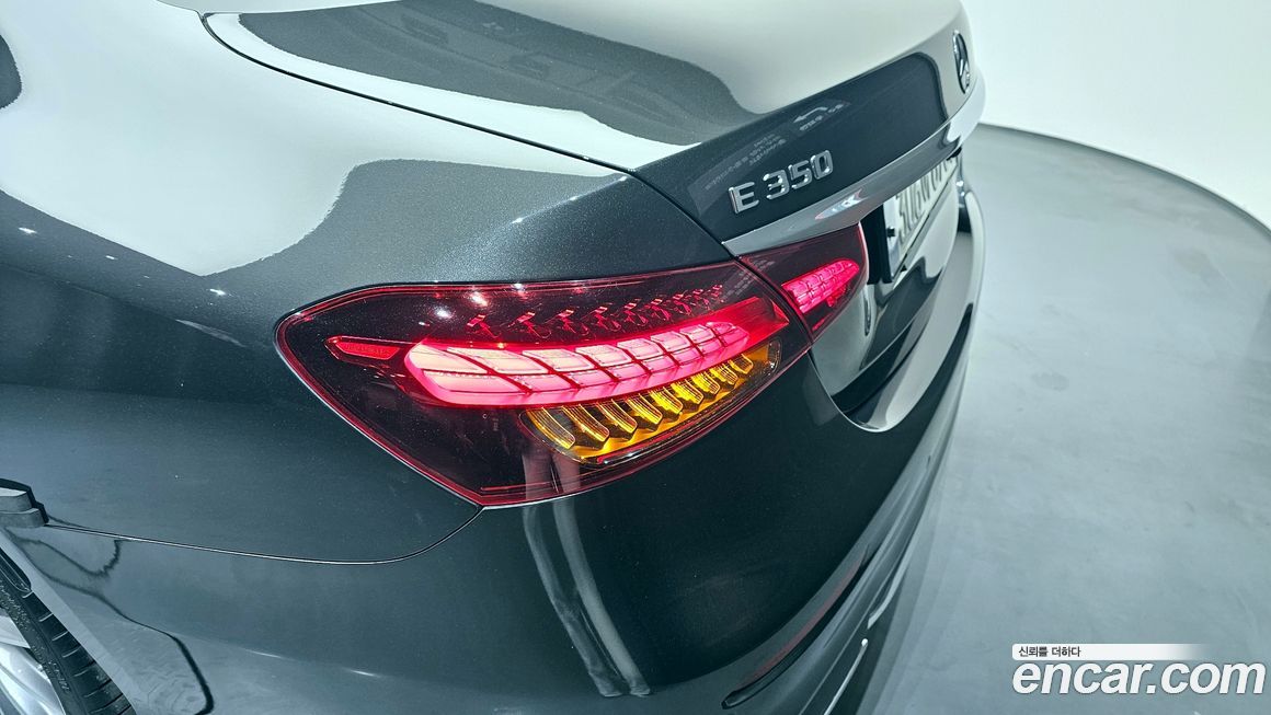 Mercedes-Benz E-Class 2021