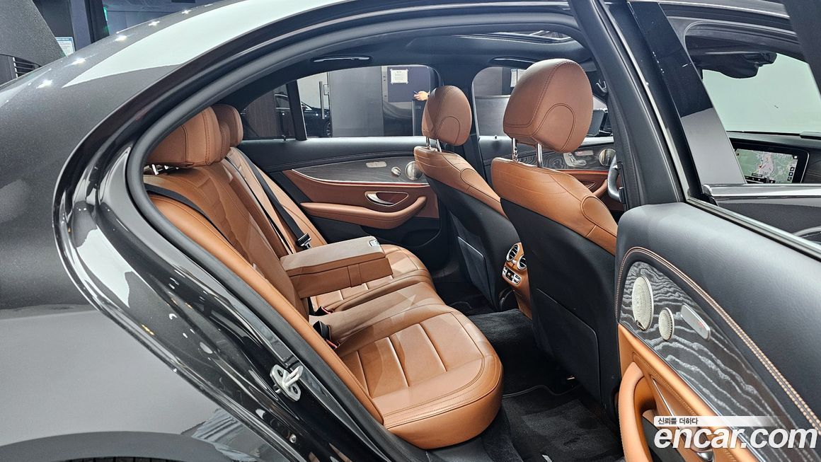 Mercedes-Benz E-Class 2021