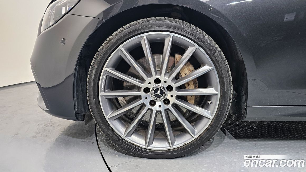 Mercedes-Benz E-Class 2021