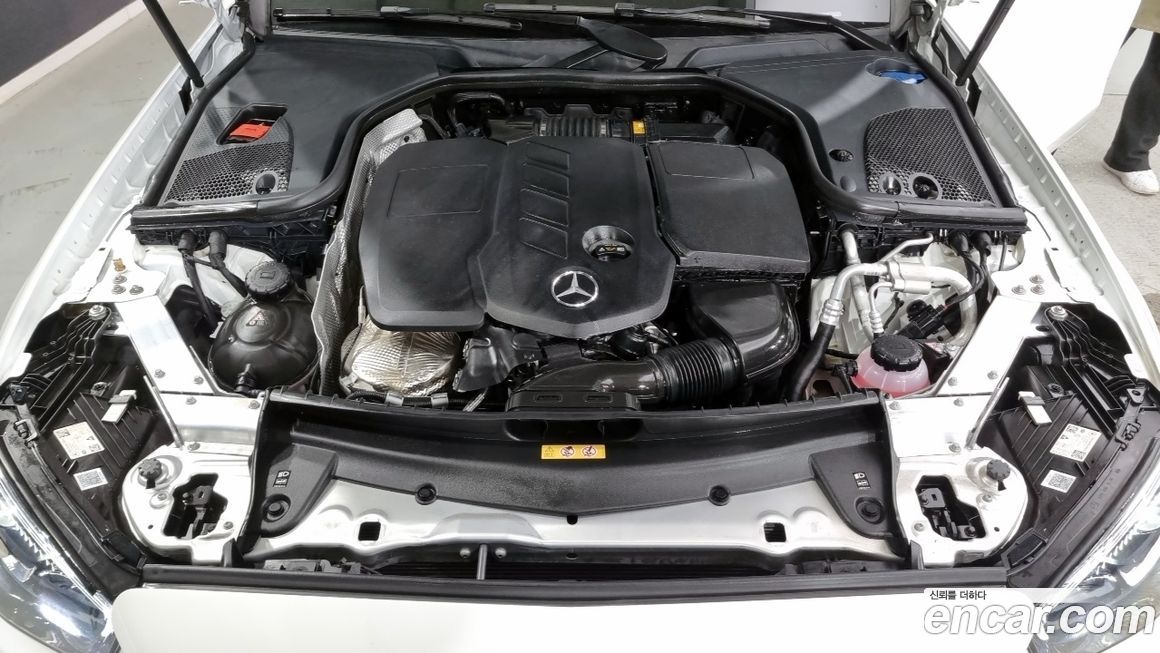 Mercedes-Benz E-Class 2022