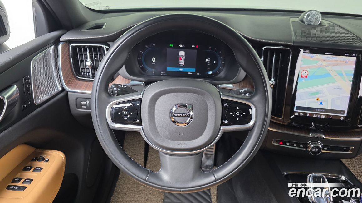 Volvo XC60 2022
