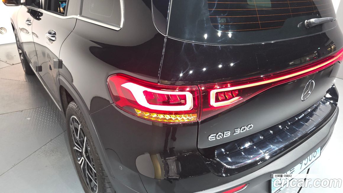 Mercedes-Benz EQB 2023