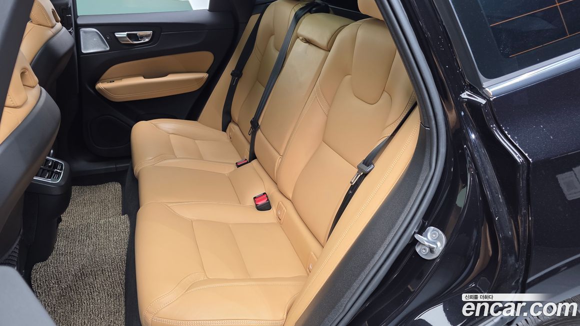 Volvo XC60 2022