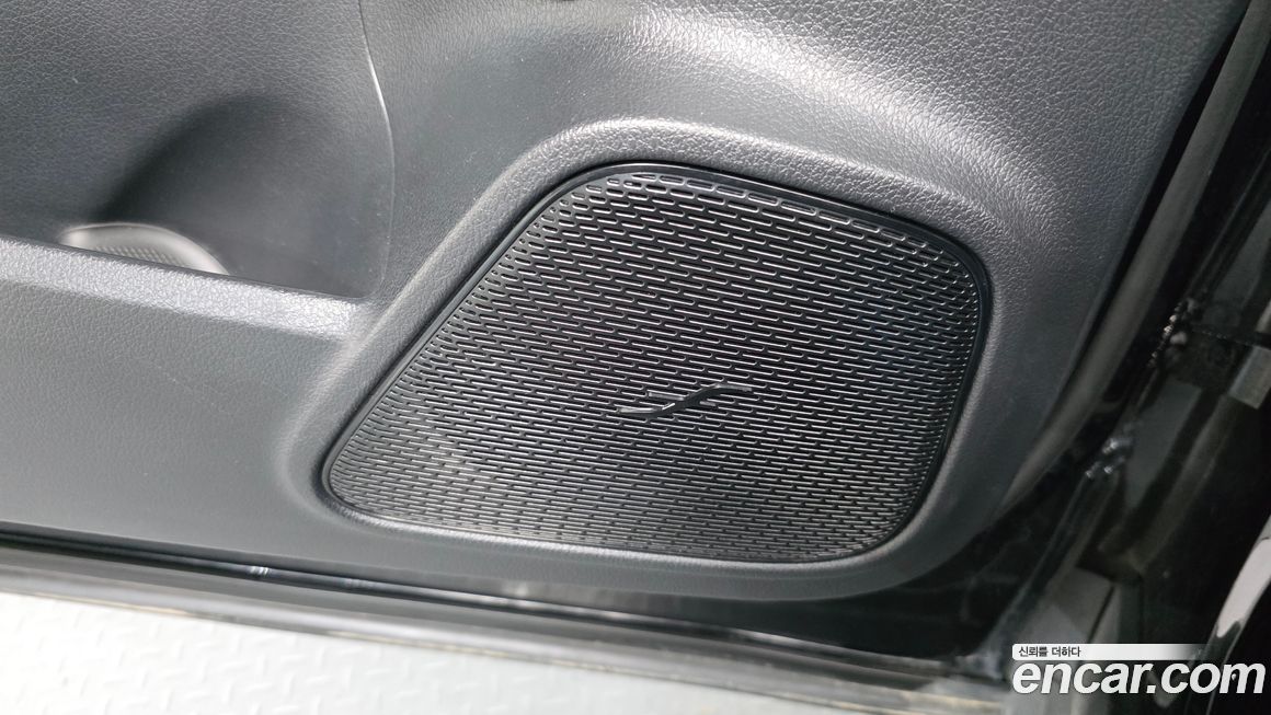 Mercedes-Benz EQB 2023
