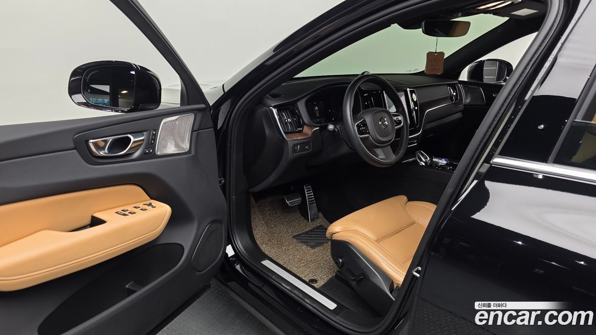 Volvo XC60 2022