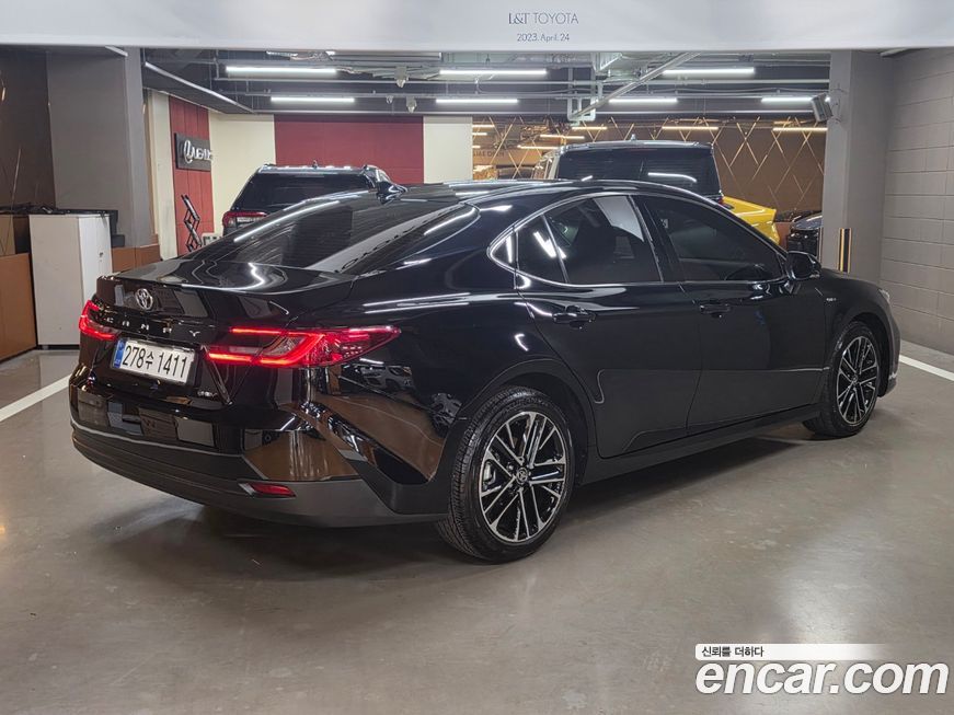 Toyota Camry 2025