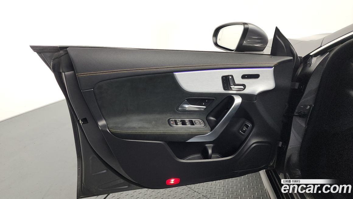 Mercedes-Benz CLA-Class 2021