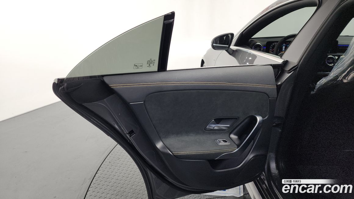 Mercedes-Benz CLA-Class 2021