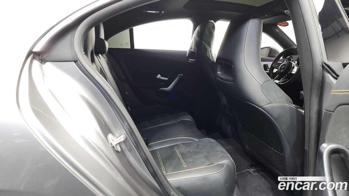 Mercedes-Benz CLA-Class 2021