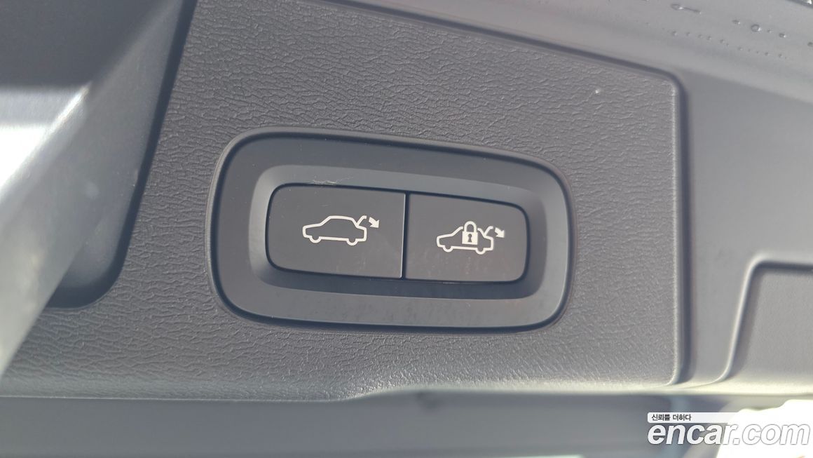 Volvo XC60 2022