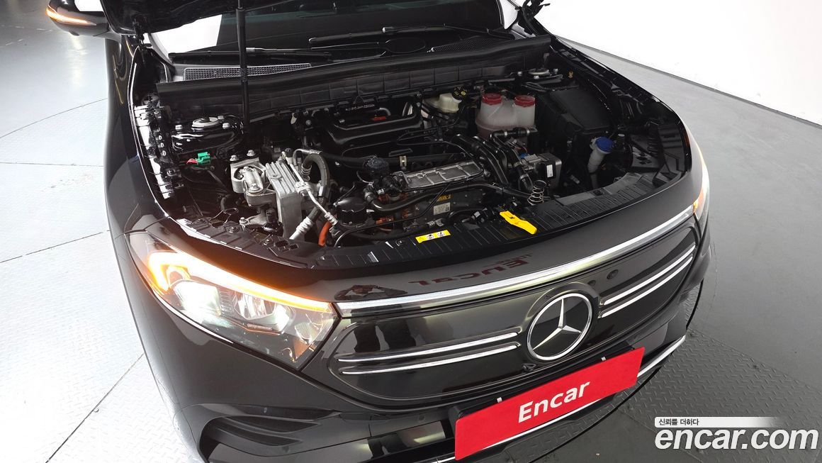 Mercedes-Benz EQB 2023