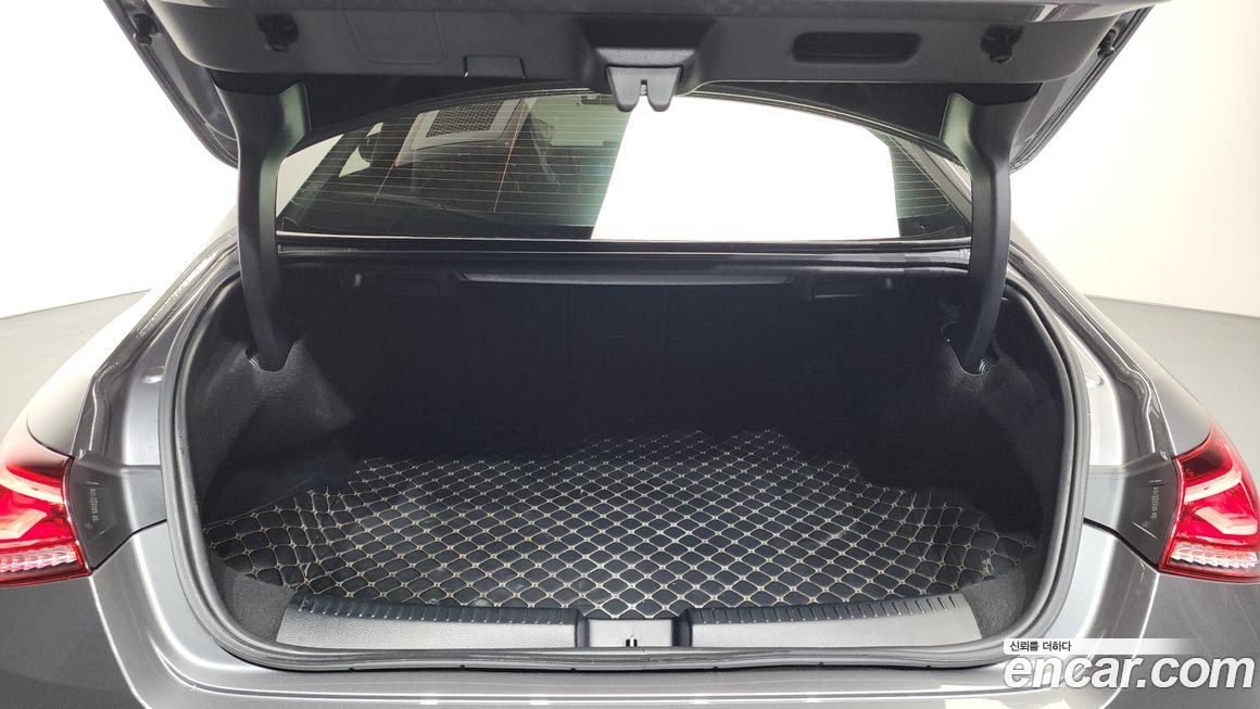 Mercedes-Benz CLA-Class 2021