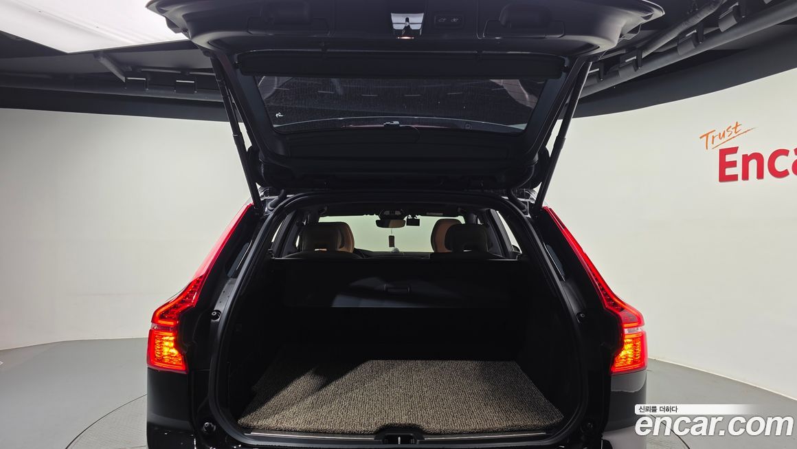 Volvo XC60 2022