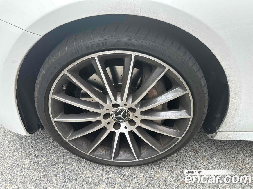 Mercedes-Benz E-Class 2021