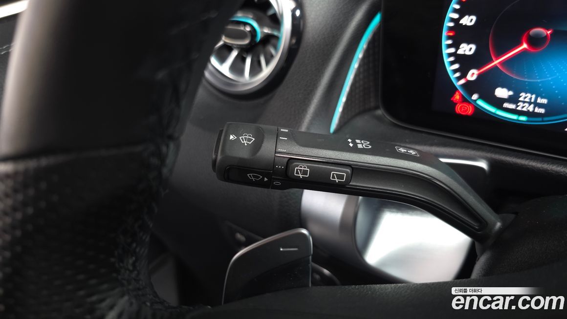 Mercedes-Benz EQB 2023