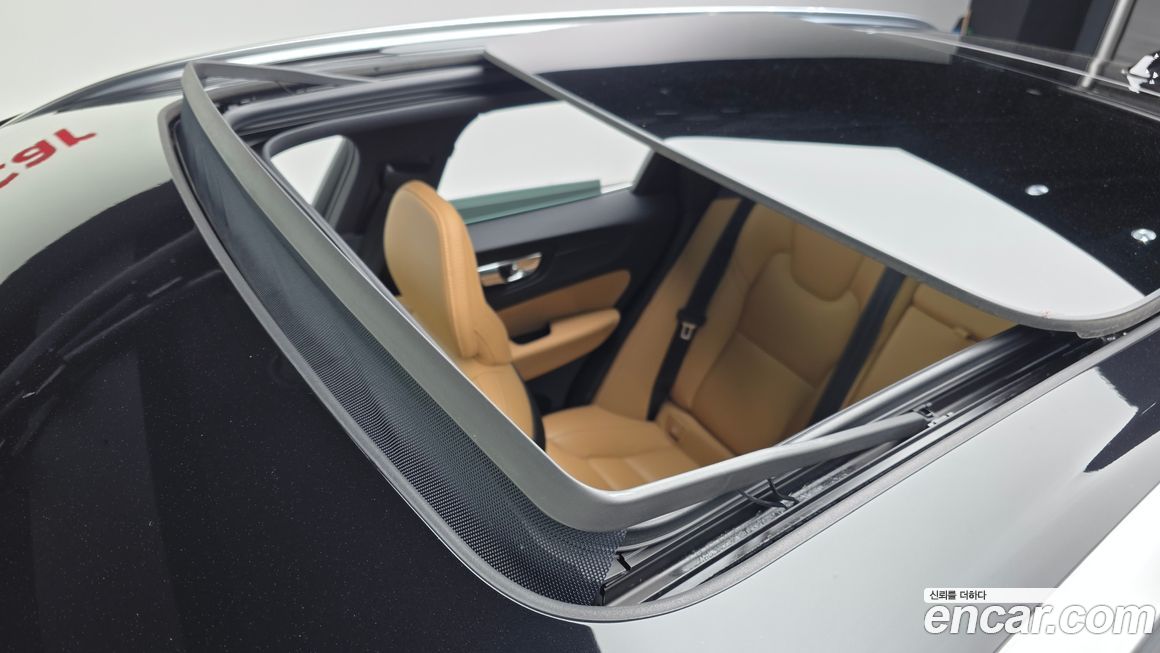 Volvo XC60 2022