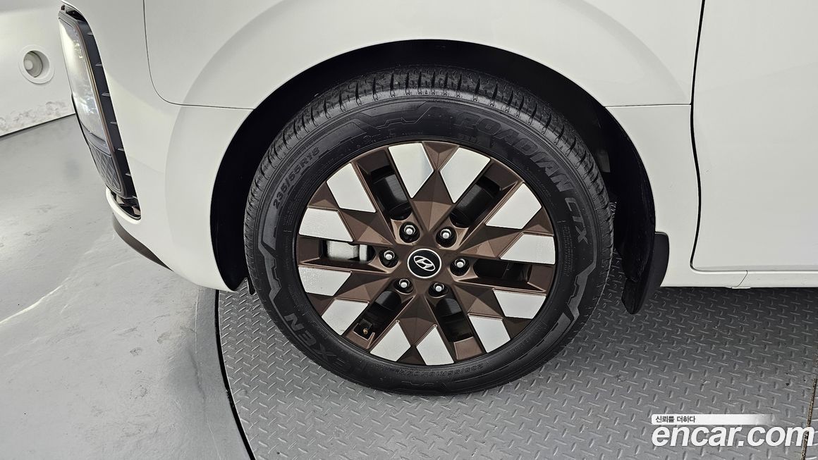 Hyundai Staria 2024