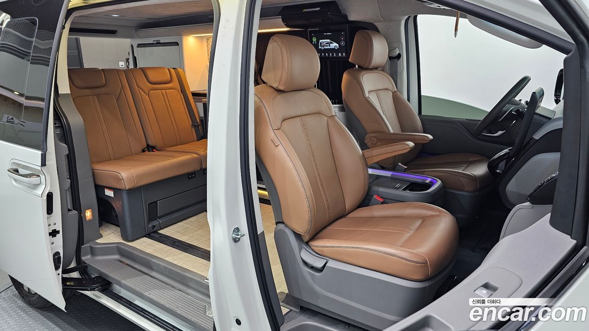 Hyundai Staria 2024