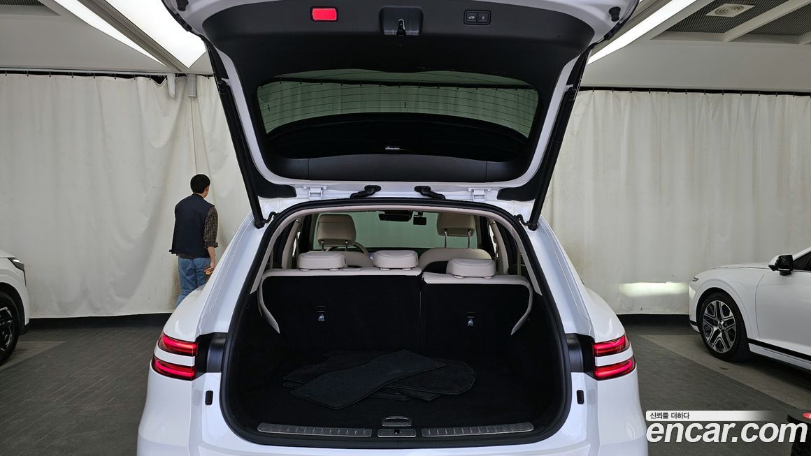 Genesis GV70 2025