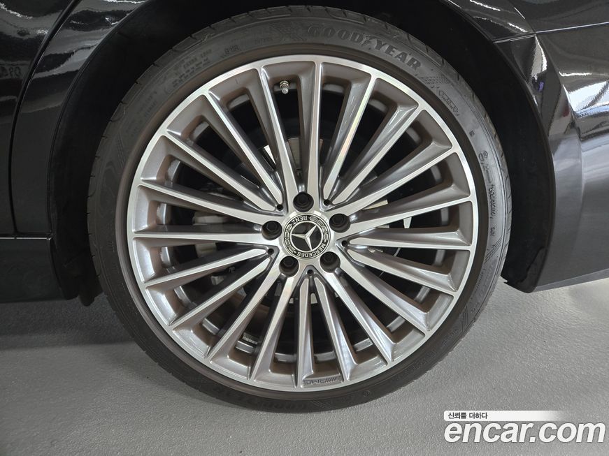 Mercedes-Benz C-Class 2023